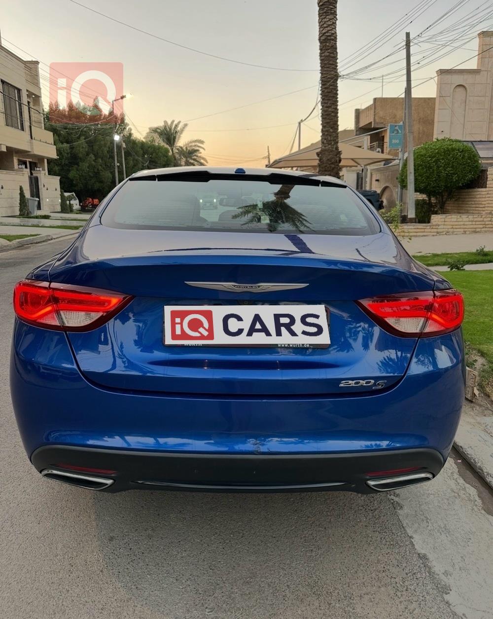 كرايسلر 200